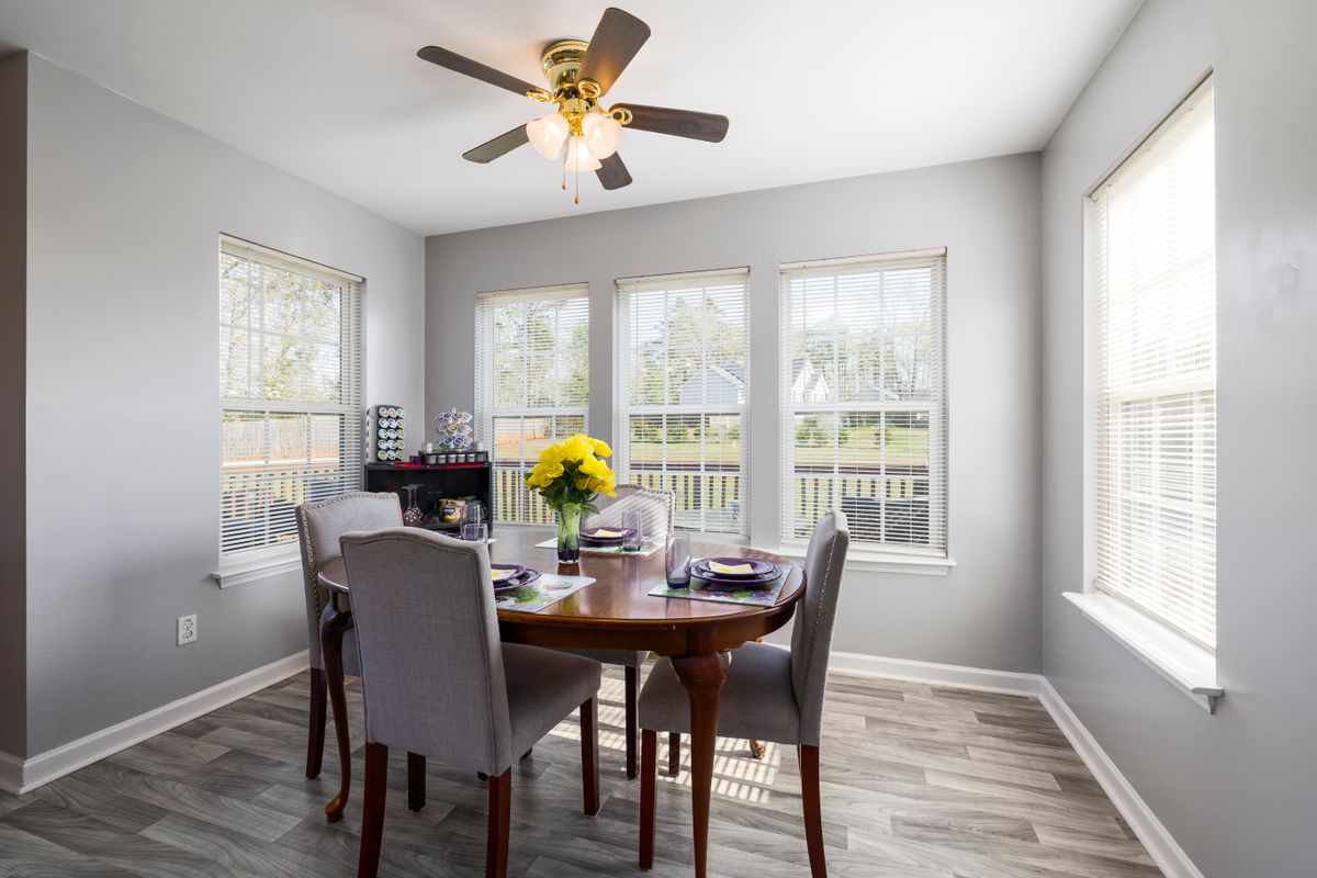 sherut-li-ceiling-fan-dining-room